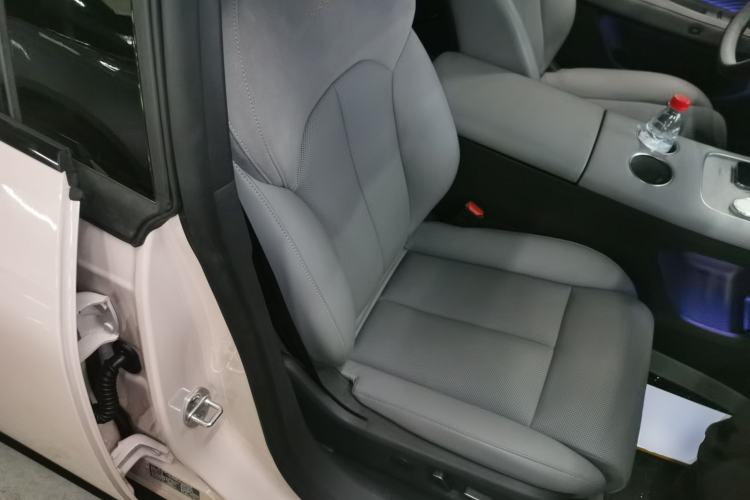 Used Nissan N7 2025 510 Pro Right Front Seat