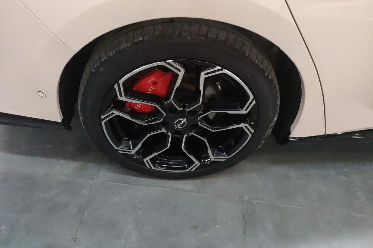 Used Nissan N7 2025 625 Max Right Rear Wheel Hub