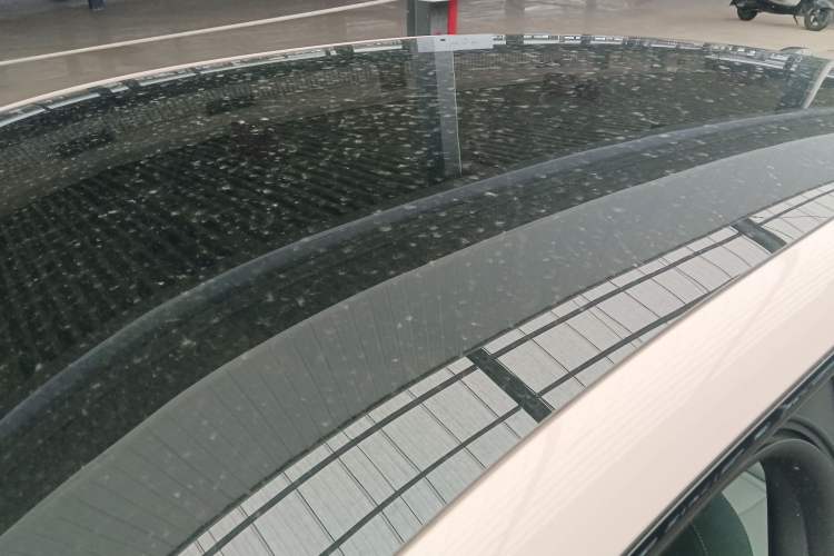 Used Nissan N7 2025 625 Max Roof
