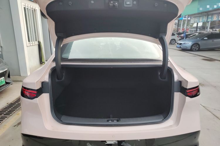 Used Nissan N7 2025 510 Max Trunk