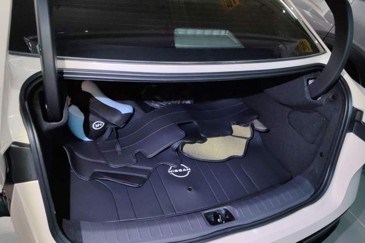 Used Nissan N7 2025 510 Pro Trunk