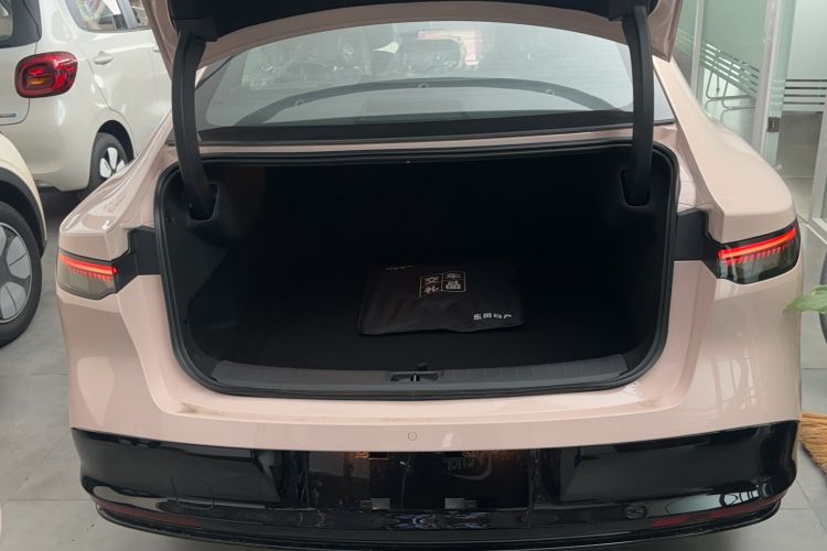 Used Nissan N7 2025 510 Pro Trunk