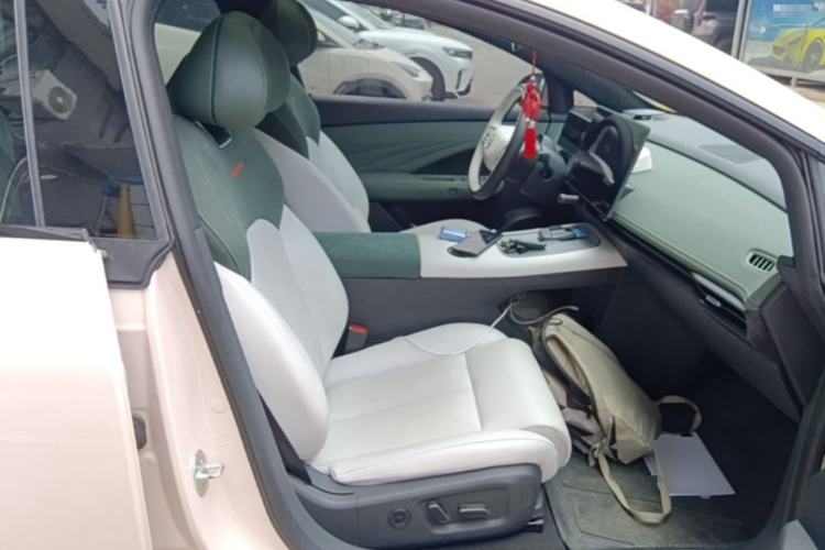 Used Nissan N7 2025 625 Max Right Front Seat