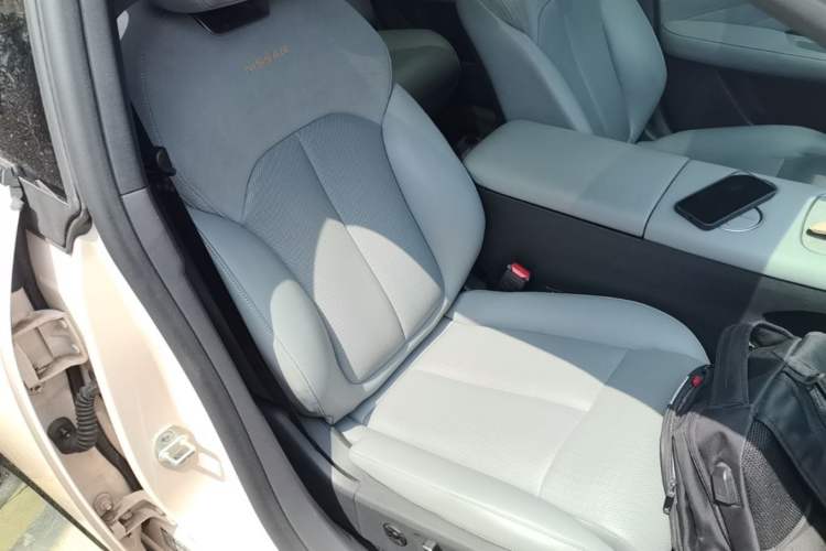 Used Nissan N7 2025 625 Max Right Front Seat
