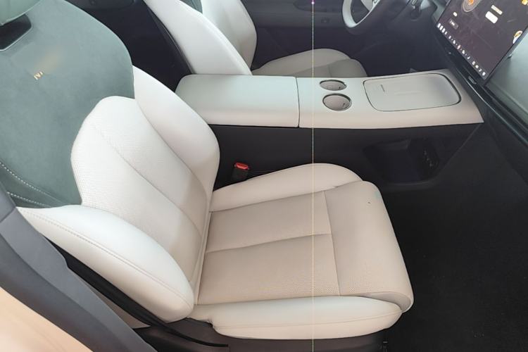 Used Nissan N7 2025 625 Max Right Front Seat