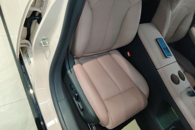 Used Nissan N7 2025 510 Pro Right Front Seat