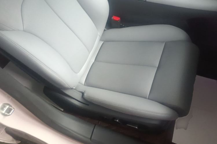 Used Nissan N7 2025 510 Pro Right Front Seat