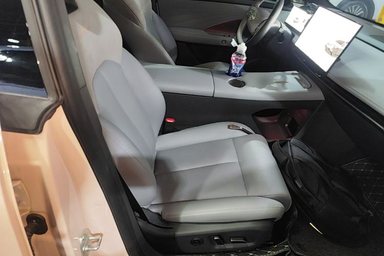 Used Nissan N7 2025 510 Pro Right Front Seat