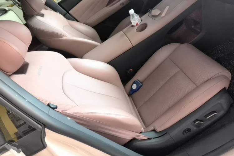 Used Nissan N7 2025 510 Pro Right Front Seat