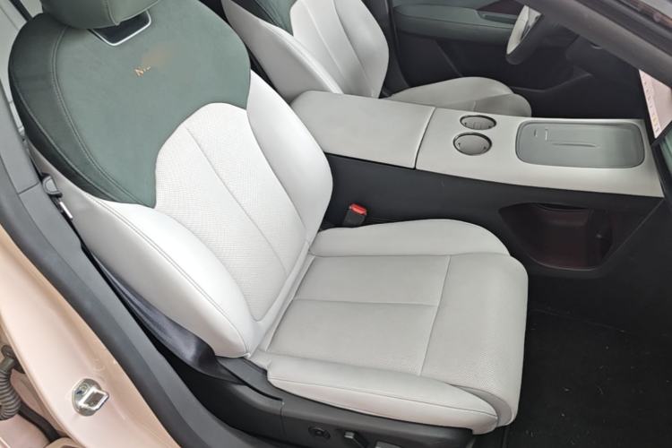 Used Nissan N7 2025 625 Max Right Front Seat