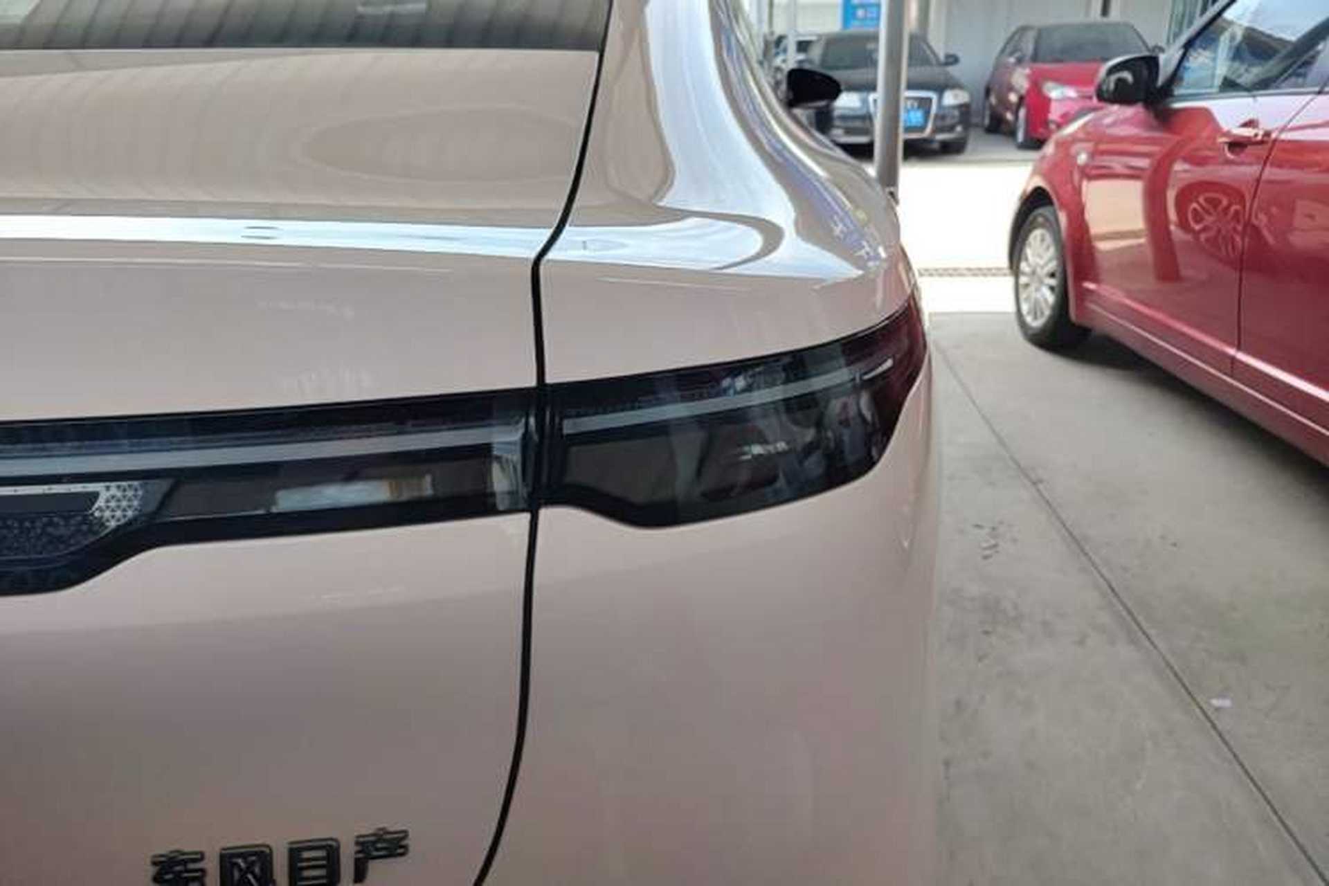Used Nissan N7 2025 625 Max Right Rear Taillight