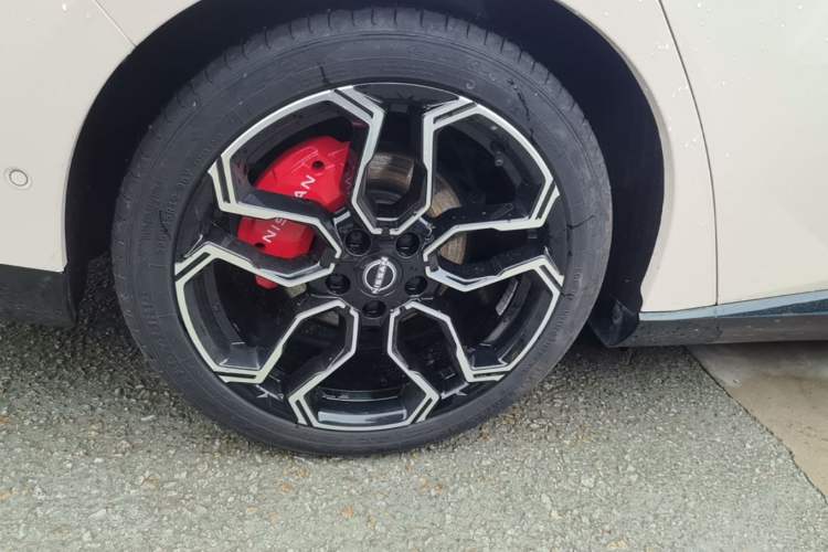 Used Nissan N7 2025 625 Max Right Rear Wheel Hub