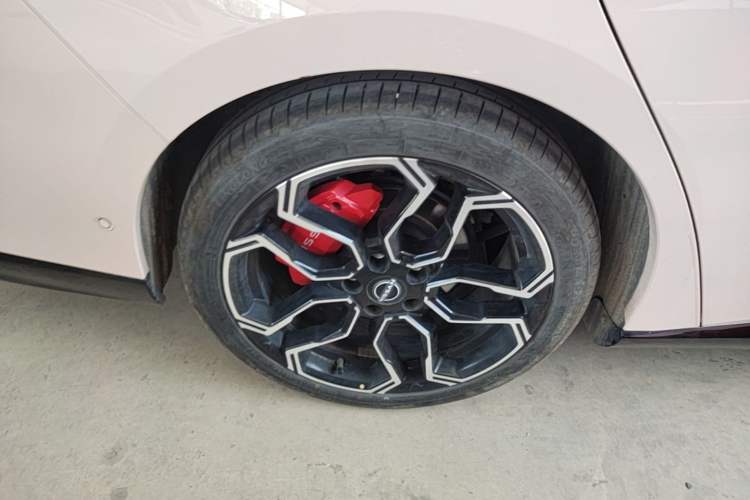 Used Nissan N7 2025 625 Max Right Rear Wheel Hub