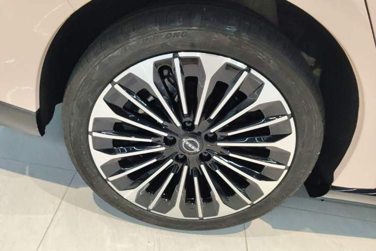 Used Nissan N7 2025 510 Pro Right Rear Wheel Hub