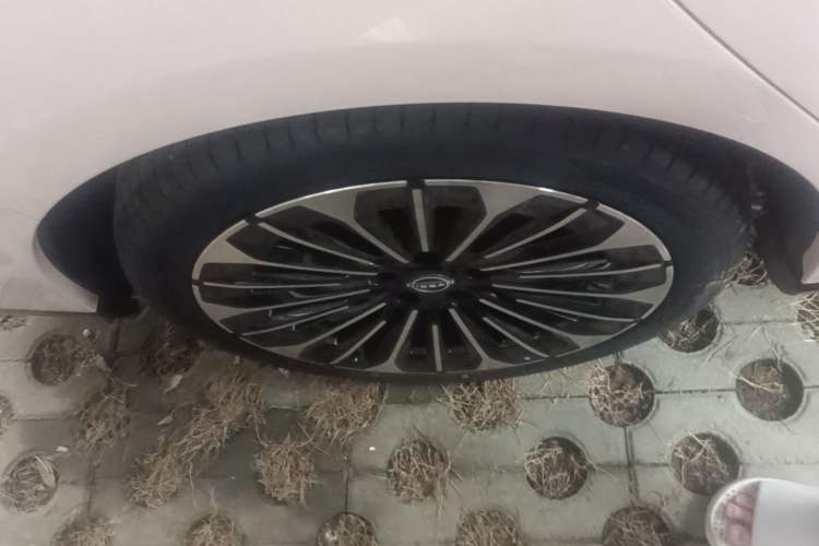 Used Nissan N7 2025 510 Pro Right Rear Wheel Hub