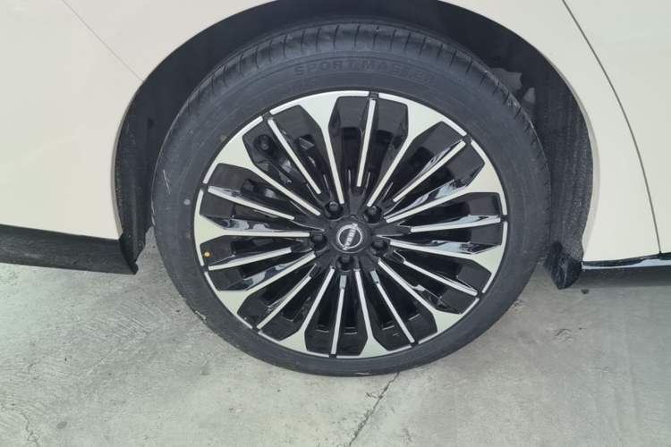 Used Nissan N7 2025 510 Pro Right Rear Wheel Hub