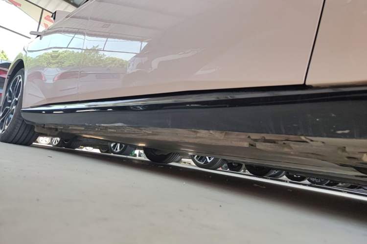 Used Nissan N7 2025 625 Max Right Side Sill
