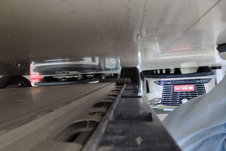Used Nissan N7 2025 625 Max Right Side Sill