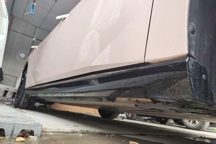 Used Nissan N7 2025 625 Max Right Side Sill