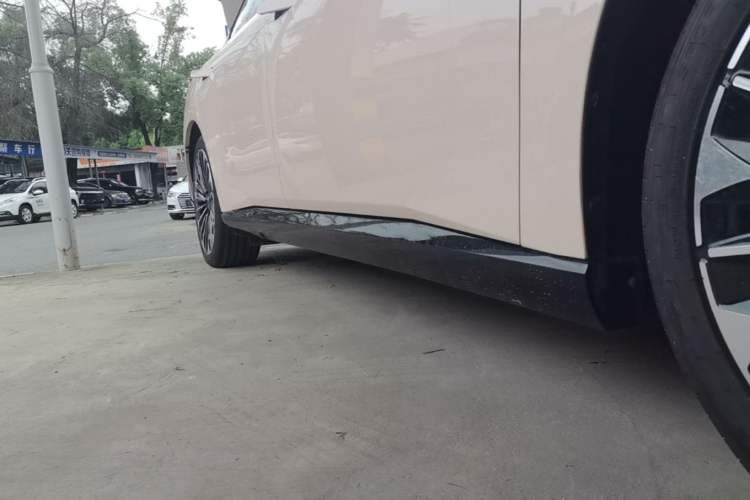 Used Nissan N7 2025 510 Pro Right Side Sill