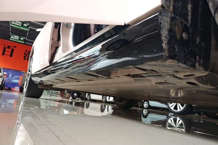 Used Nissan N7 2025 510 Max Right Side Sill