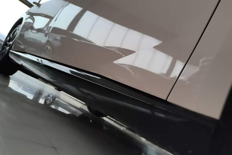 Used Nissan N7 2025 625 Max Right Side Sill