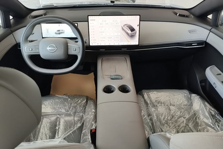 Used Nissan N7 2025 625 Pro Center Console