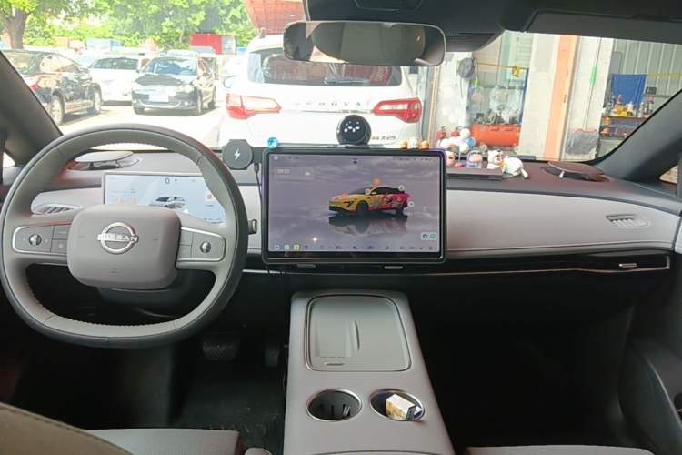 Used Nissan N7 2025 625 Pro Center Console