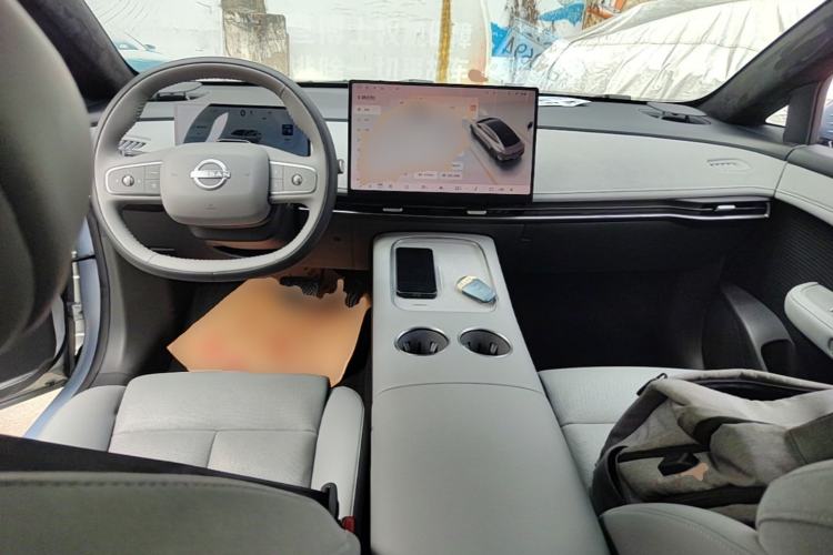 Used Nissan N7 2025 510 Max Center Console