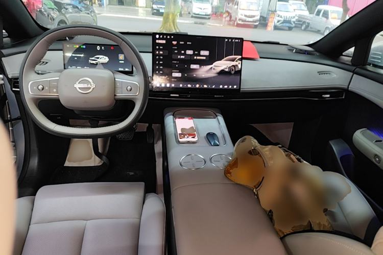 Used Nissan N7 2025 625 Pro Center Console