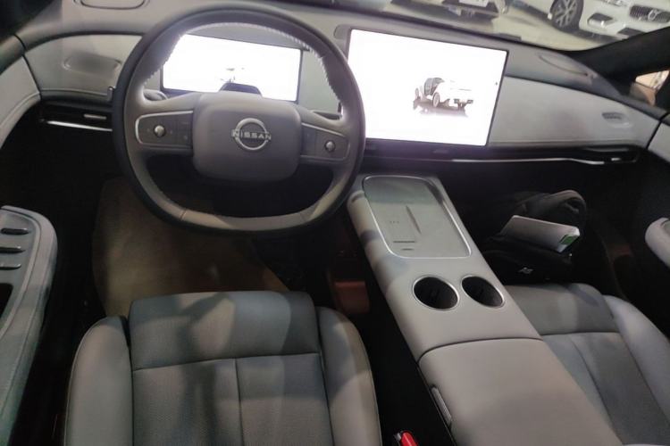Used Nissan N7 2025 510 Max Center Console