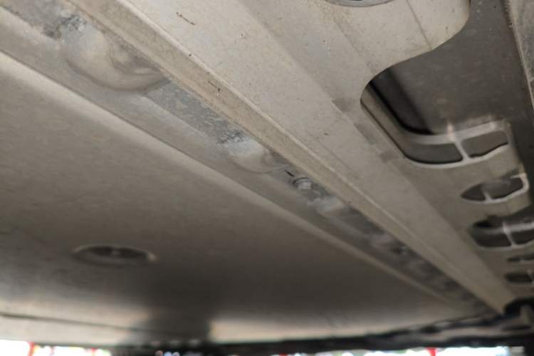Used Nissan N7 2025 625 Max Chassis Front Right