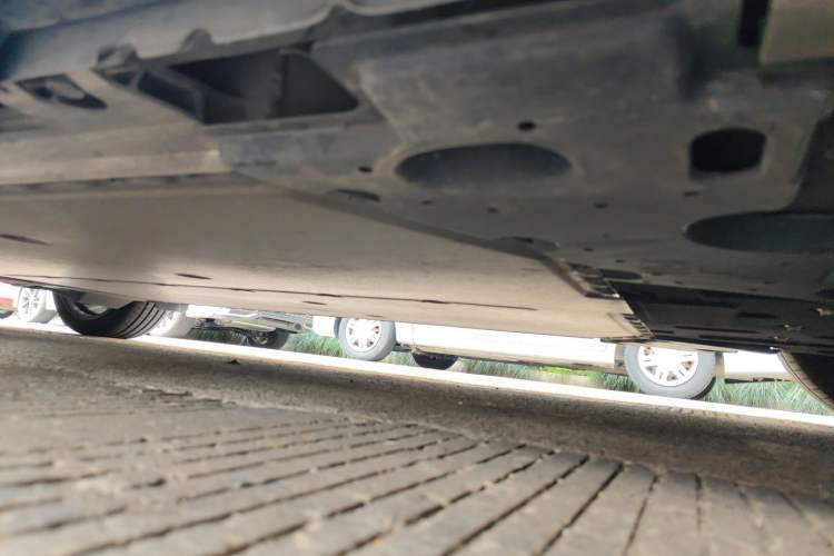 Used Nissan N7 2025 510 Max Chassis Front Right