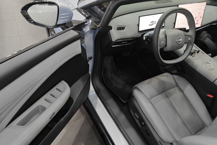 Used Nissan N7 2025 510 Pro Driver Seat