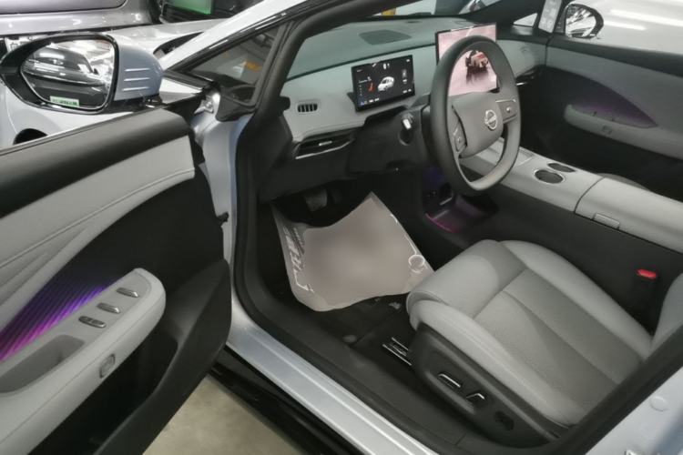 Used Nissan N7 2025 510 Max Driver Seat