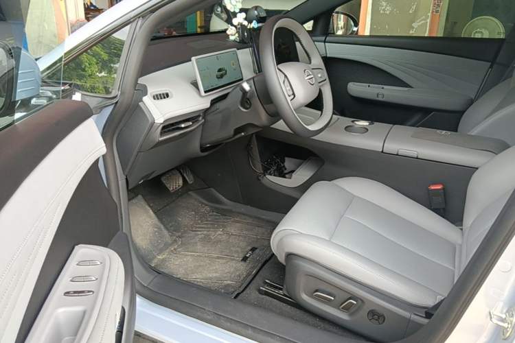 Used Nissan N7 2025 625 Pro Driver Seat