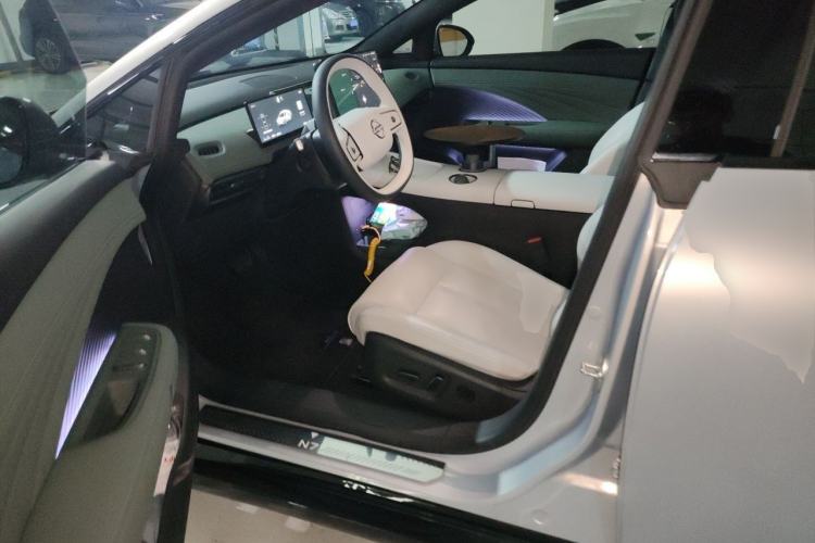 Used Nissan N7 2025 625 Max Driver Seat