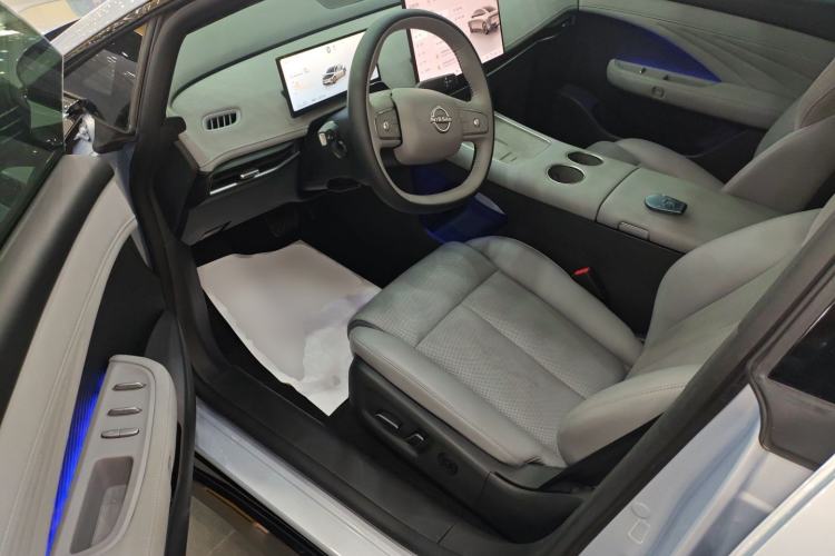 Used Nissan N7 2025 510 Max Driver Seat