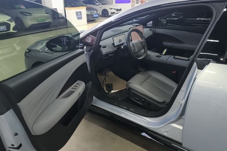 Used Nissan N7 2025 510 Max Driver Seat