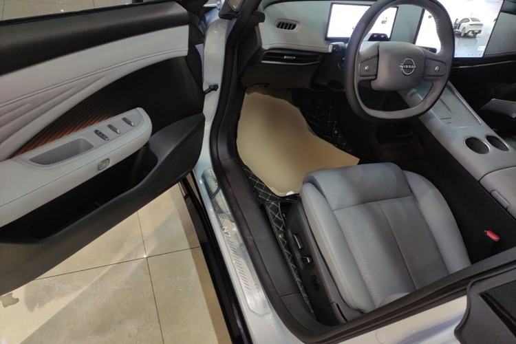 Used Nissan N7 2025 510 Max Driver Seat