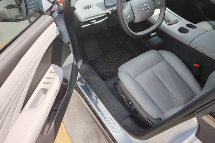 Used Nissan N7 2025 510 Max Driver Seat