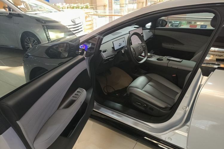 Used Nissan N7 2025 510 Max Driver Seat