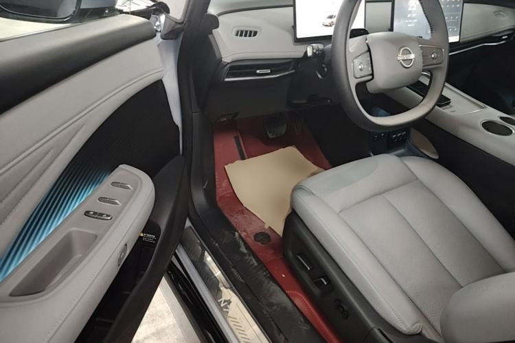 Used Nissan N7 2025 625 Max Driver Seat