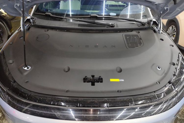 Used Nissan N7 2025 625 Pro Engine Bay