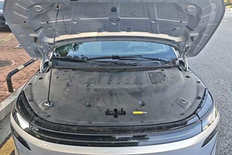 Used Nissan N7 2025 625 Max Engine Bay