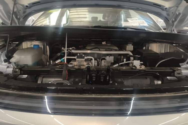 Used Nissan N7 2025 510 Pro Engine Bay