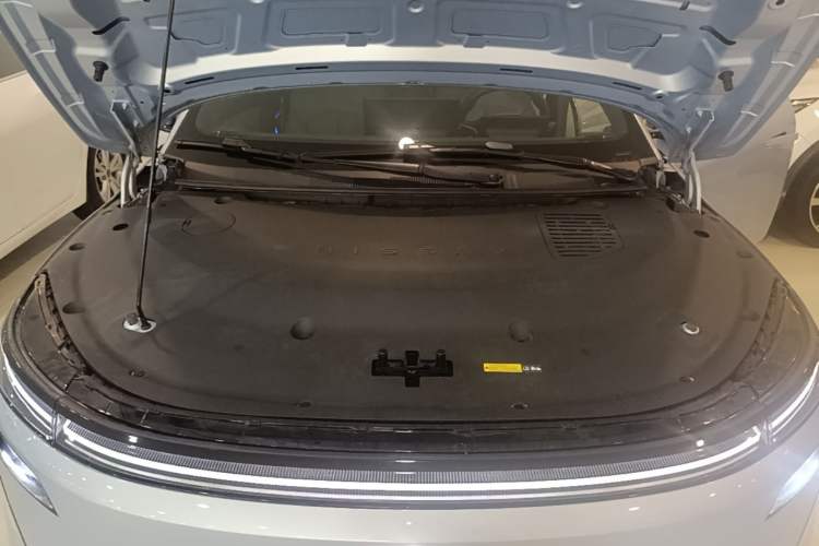 Used Nissan N7 2025 510 Max Engine Bay