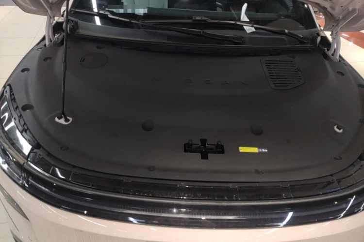 Used Nissan N7 2025 625 Max Engine Bay