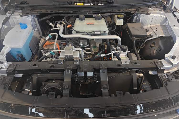 Used Nissan N7 2025 625 Max Engine Bay