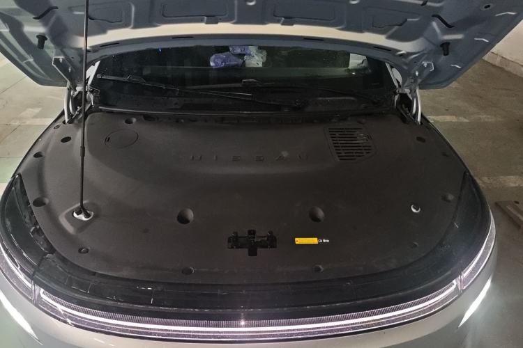 Used Nissan N7 2025 625 Max Engine Bay